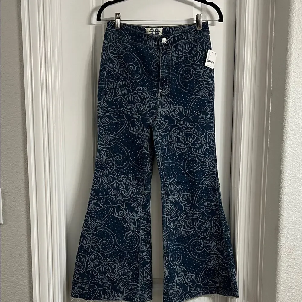 Free People We The Free Youthquake Printed Crop Flare Jeans Size 28 - Picture 3 of 6